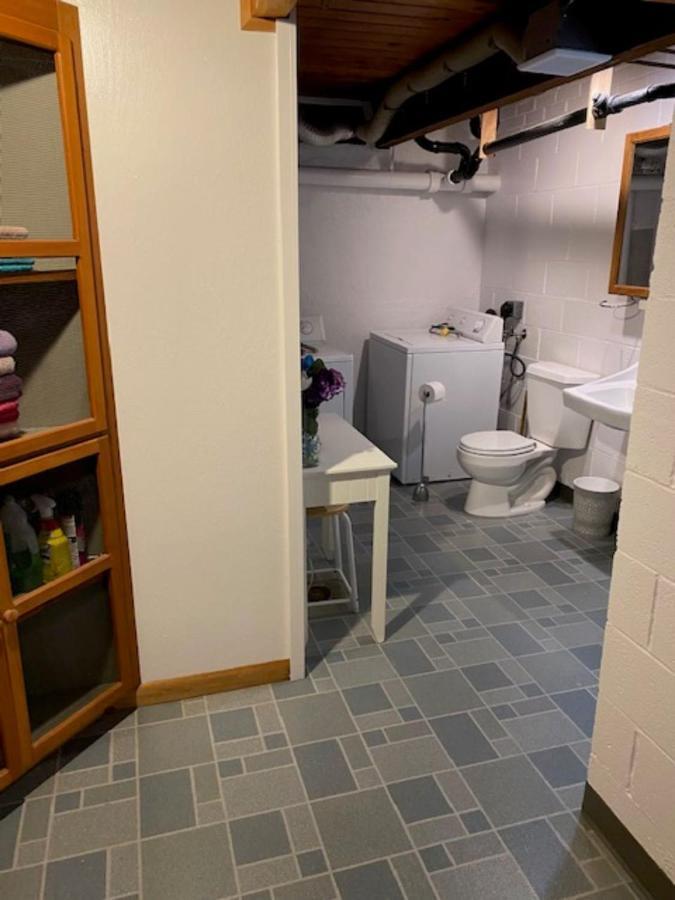 Spacious Lower Level Living All For You! 科瓦利斯 外观 照片