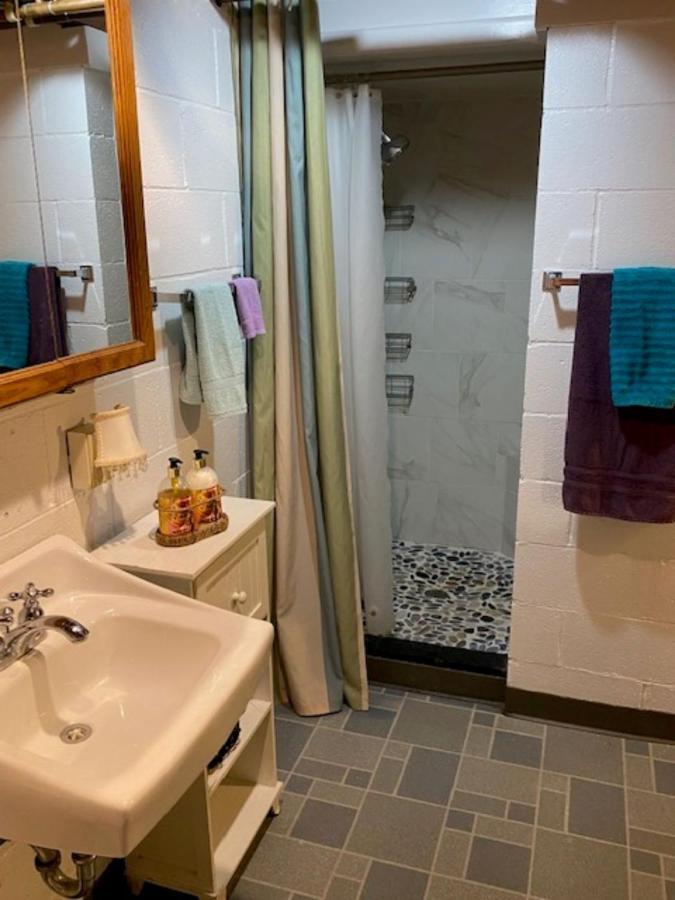 Spacious Lower Level Living All For You! 科瓦利斯 外观 照片